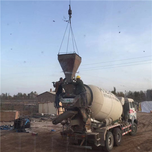 陆川县“精准瞄准”—— 吊车的 “定位导航” 技术